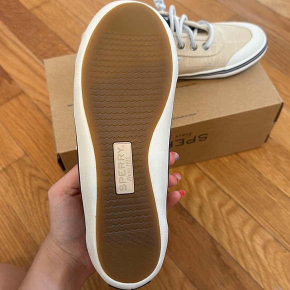 Sperry Lounge Lace Linen Lt Tan, Memory Foam - Picture 4 of 5